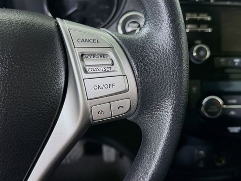 Used 2016 Nissan Rogue SV AWD/4WD image 20