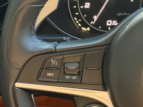 Used 2019 Alfa Romeo Giulia Ti Sport w/ Quick Order Package 22U Sport image 18