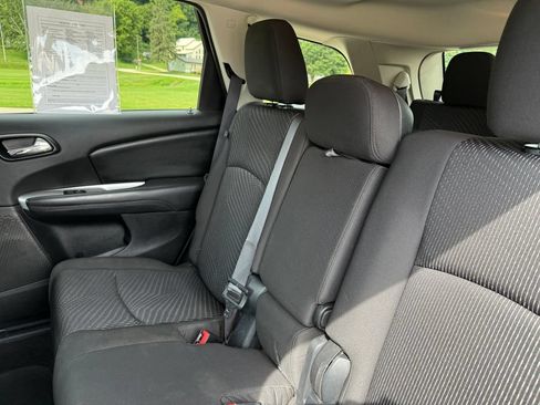 Used 2017 Dodge Journey SXT w/ Comfort/Convenience Group AWD/4WD image 35