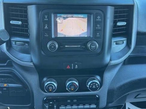 Used 2024 RAM 2500 Tradesman w/ Chrome Appearance Group AWD/4WD image 3