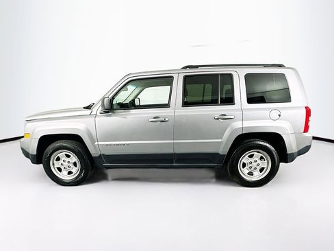 Used 2016 Jeep Patriot Sport w/ Power Value Group FWD image 3
