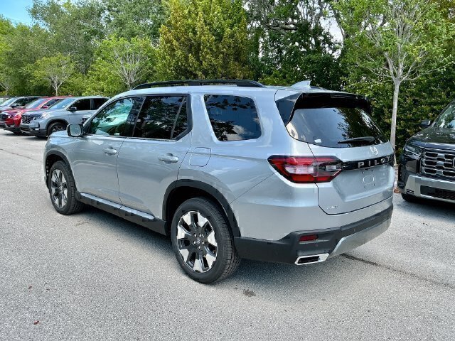New 2026 Honda Pilot Touring image 4