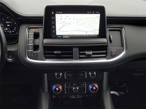 Used 2023 GMC Yukon XL SLT w/ SLT Premium Package image 12