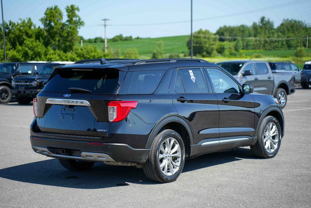 Used 2024 Ford Explorer XLT w/ Equipment Group 202A AWD/4WD image 5