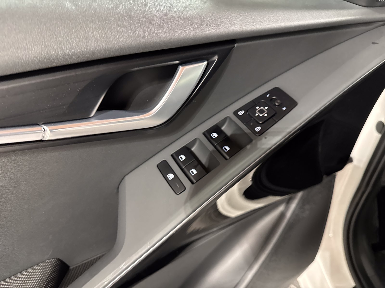 New 2026 Kia Niro Wind w/ Wind Preserve Package FWD image 12