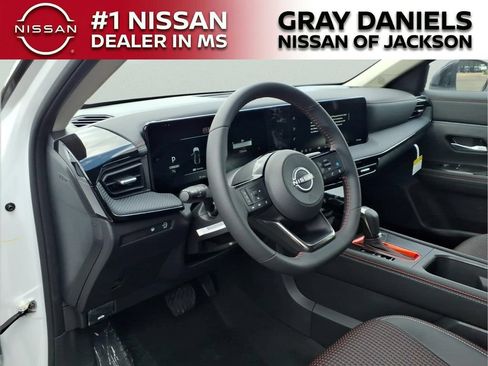 New 2026 Nissan Kicks SR w/ Cold Weather Package FWD image 10