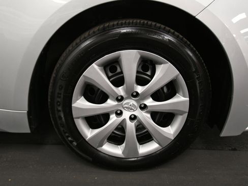 Used 2025 Toyota Corolla LE FWD image 28