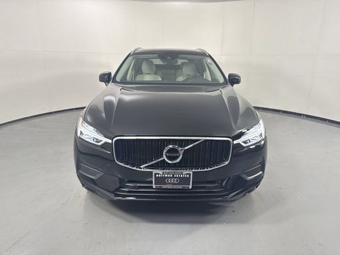 Used 2019 Volvo XC60 T6 Momentum w/ Multimedia Package AWD/4WD image 4