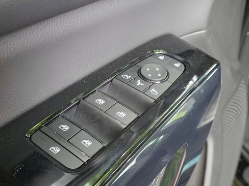 New 2026 Nissan Pathfinder Platinum AWD/4WD image 18