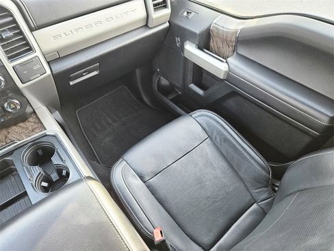 Used 2019 Ford F250 Lariat w/ Lariat Ultimate Package image 11