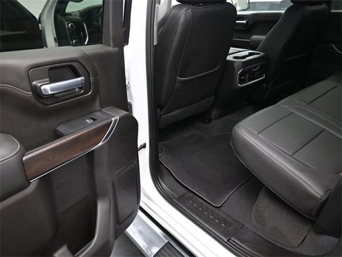Used 2020 GMC Sierra 1500 SLT image 16