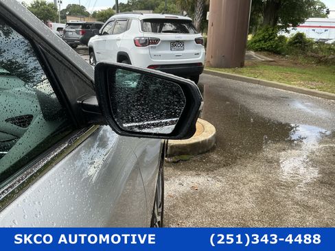 Used 2022 Chevrolet Equinox Premier FWD image 10