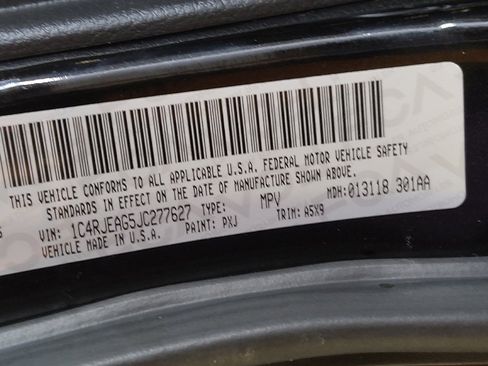 Used 2018 Jeep Grand Cherokee Laredo image 33