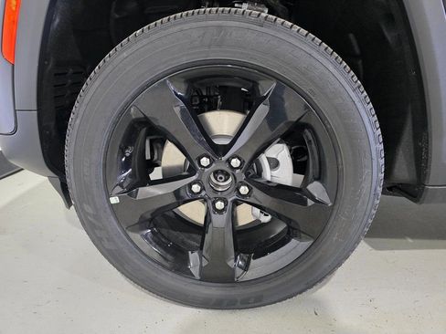 New 2025 Jeep Grand Cherokee Altitude AWD/4WD image 8