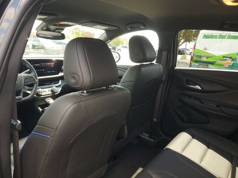 Used 2025 Buick Envista Sport Touring w/ Convenience I Package FWD image 10