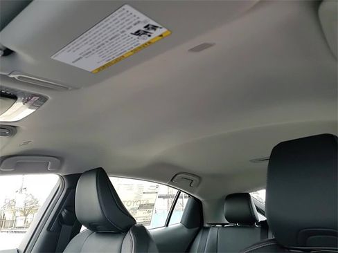 Used 2026 Toyota Prius XLE image 20