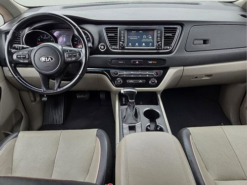 Used 2021 Kia Sedona EX FWD image 11