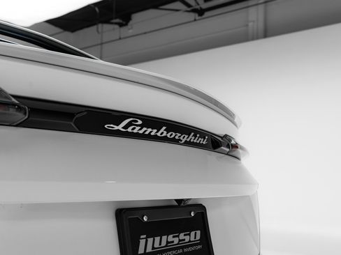 Used 2020 Lamborghini Urus AWD/4WD image 28