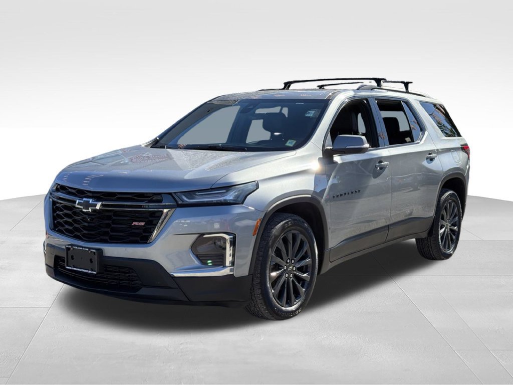 Used 2023 Chevrolet Traverse RS w/ LPO, Floor Liner Package AWD/4WD image 3