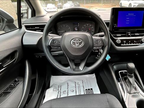 Used 2023 Toyota Corolla LE image 6