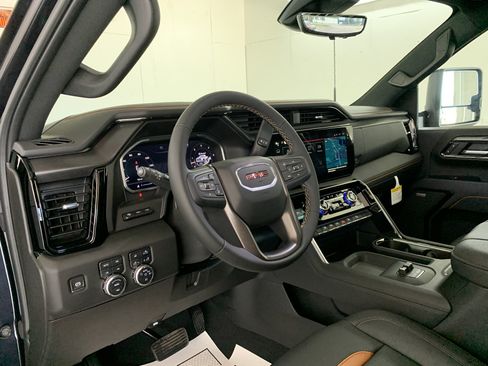 New 2025 GMC Sierra 2500 AT4 w/ AT4 Premium Plus Package image 17