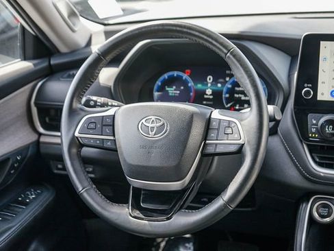 Used 2024 Toyota Grand Highlander FWD image 16