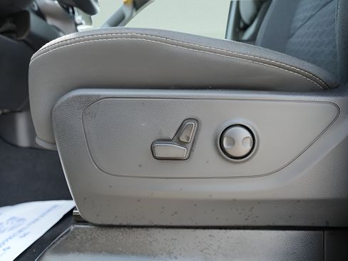 Used 2025 RAM 1500 Big Horn AWD/4WD image 22