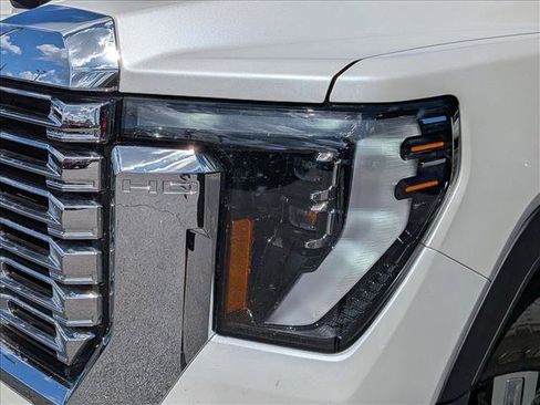 Used 2025 GMC Sierra 3500 Denali w/ Denali Reserve Package AWD/4WD image 2
