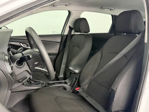 Used 2020 Hyundai Elantra GT image 42