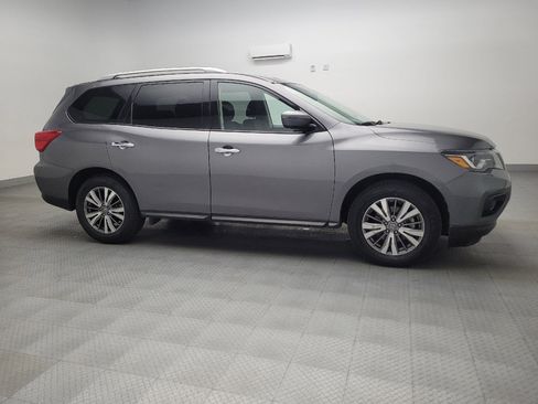 Used 2019 Nissan Pathfinder SV image 11