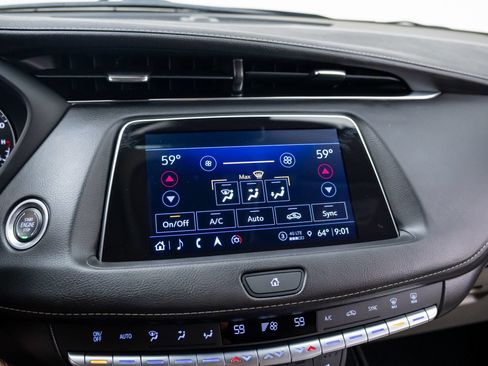 Certified 2022 Cadillac XT4 Luxury w/ Cold Weather Package AWD/4WD image 25
