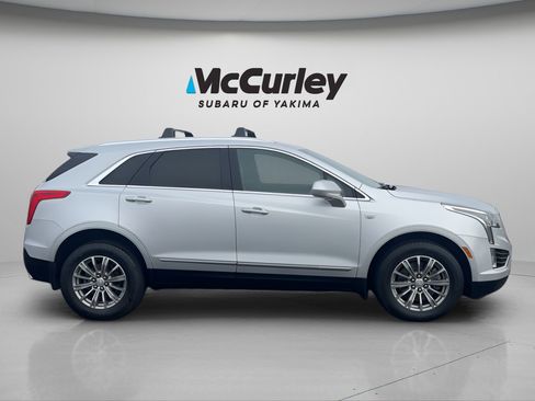 Used 2018 Cadillac XT5 Luxury w/ Driver Awareness Package image 11
