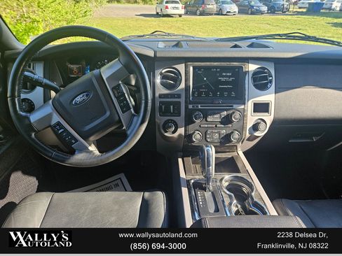 Used 2017 Ford Expedition Limited w/ Equipment Group 301A AWD/4WD image 4