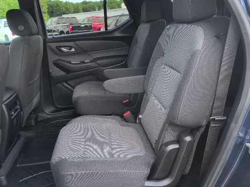 Used 2022 Chevrolet Traverse LT FWD image 38