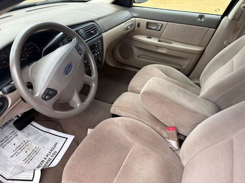 Used 2001 Ford Taurus SE FWD image 10
