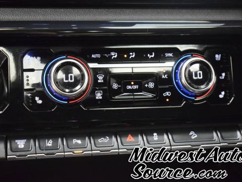 Used 2024 GMC Sierra 3500 AT4 w/ AT4 Premium Plus Package AWD/4WD image 23