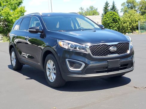 Used 2016 Kia Sorento AWD image 2