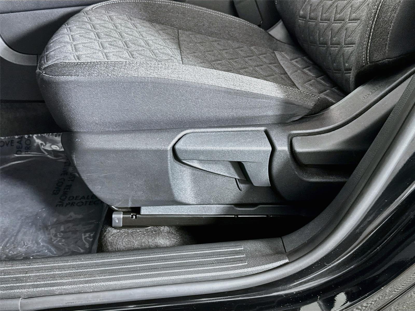 Certified 2025 Nissan Kicks SV FWD image 19