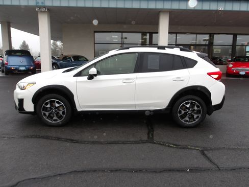 Used 2020 Subaru Crosstrek 2.0i Premium image 2