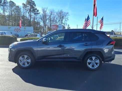 Used 2025 Toyota RAV4 XLE image 3