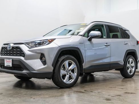 Used 2021 Toyota RAV4 XLE Premium AWD/4WD image 3
