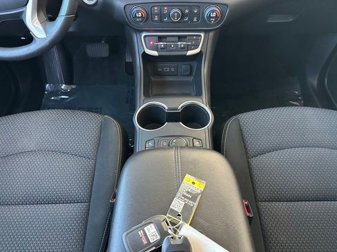 Used 2024 GMC Terrain SLE w/ Driver Convenience Package FWD image 22