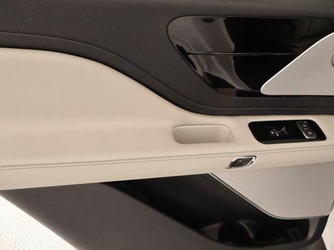 New 2026 Lincoln Aviator Reserve image 18