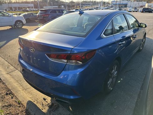 Used 2018 Hyundai Sonata SEL w/ Winter Weather Package image 10