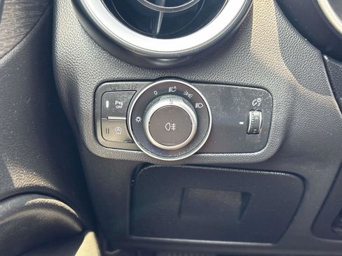 Used 2022 Alfa Romeo Stelvio Ti image 22