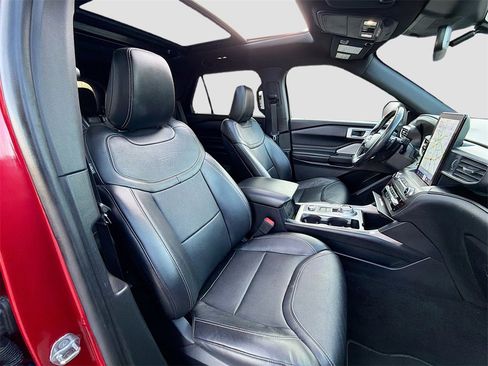 Used 2020 Ford Explorer ST w/ Premium Technology Package image 32