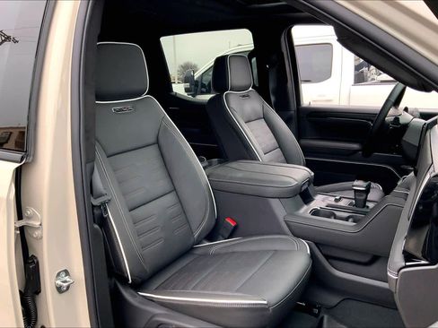 Used 2026 GMC Sierra 1500 AT4X image 8