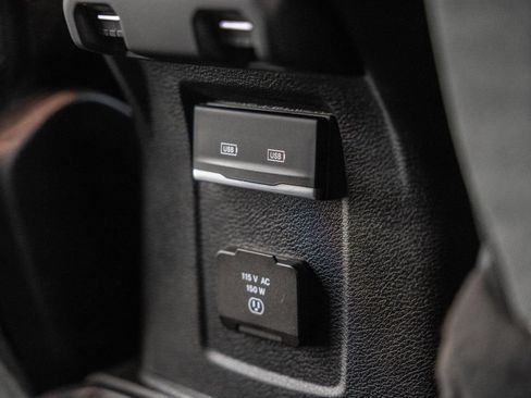 Used 2024 Jeep Wrangler Unlimited Sahara w/ Technology Group AWD/4WD image 35
