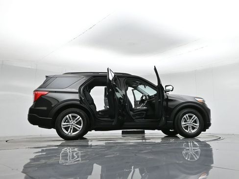 Certified 2022 Ford Explorer XLT w/ Equipment Group 202A image 54