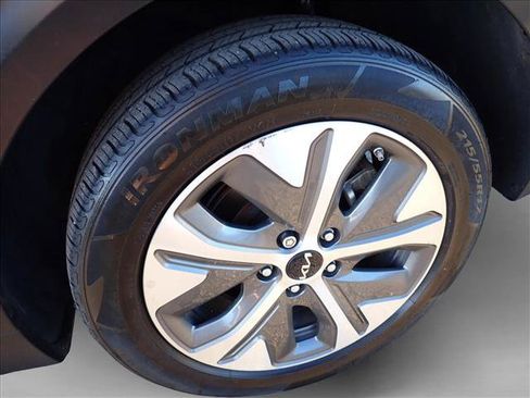 Used 2022 Kia Niro EX FWD image 7